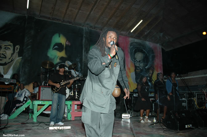 The Messenger, Reggae Super Star - Luciano - Gregory Isaacs - Bobby Dread - Swallow - backed by the Indika Band - Boubon Beach Restaurant, Beach Bar & Oceanfront Accommodations - Negril Travel Guide, Negril Jamaica WI - http://www.negriltravelguide.com - info@negriltravelguide.com...!