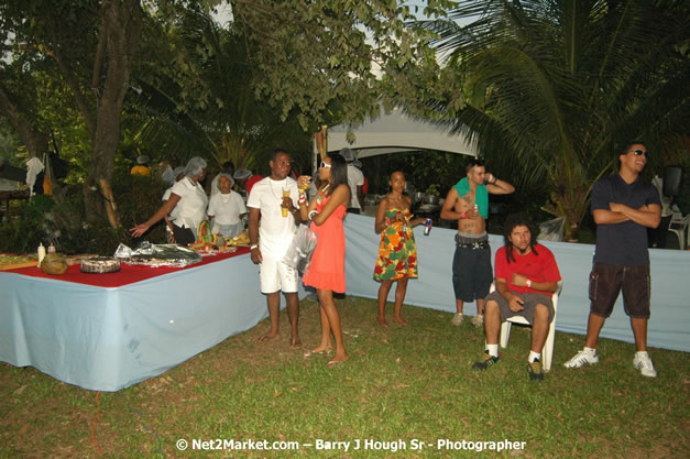 Hybrid Go Ultra - Independence Negril 2K7 - A Barefoot Beach Party @ The Hybrid Beach Cove aka Half Moon Beach Club, Sunday, August 5, 2007, Half Moon Beach, Hanover Parish, Jamaica - Negril Travel Guide.com, Negril Jamaica WI - http://www.negriltravelguide.com - info@negriltravelguide.com...!