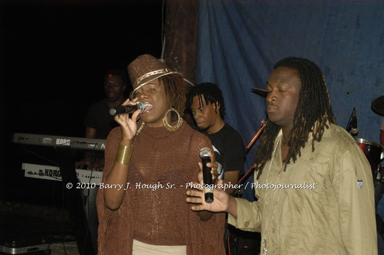 Etana - Live In Concert - One Love Reggae Concert Series 09/10 @ Negril Escape Resort and Spa, December 22, 2009, One Love Drive, West End, Negril, Westmoreland, Jamaica W.I. - Photographs by Net2Market.com - Barry J. Hough Sr, Photographer/Photojournalist - Negril Travel Guide, Negril Jamaica WI - http://www.negriltravelguide.com - info@negriltravelguide.com...!