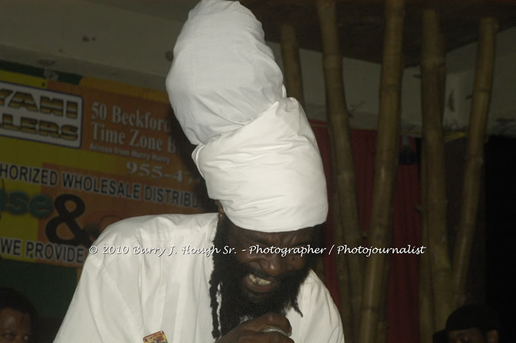 Marcia Griffiths & Edge Michael - Live In Concert - One Love Reggae Concert Series 09/10 @ Negril Escape Resort and Spa, December 29, 2009, One Love Drive, West End, Negril, Westmoreland, Jamaica W.I. - Photographs by Net2Market.com - Barry J. Hough Sr, Photographer/Photojournalist - Negril Travel Guide, Negril Jamaica WI - http://www.negriltravelguide.com - info@negriltravelguide.com...!