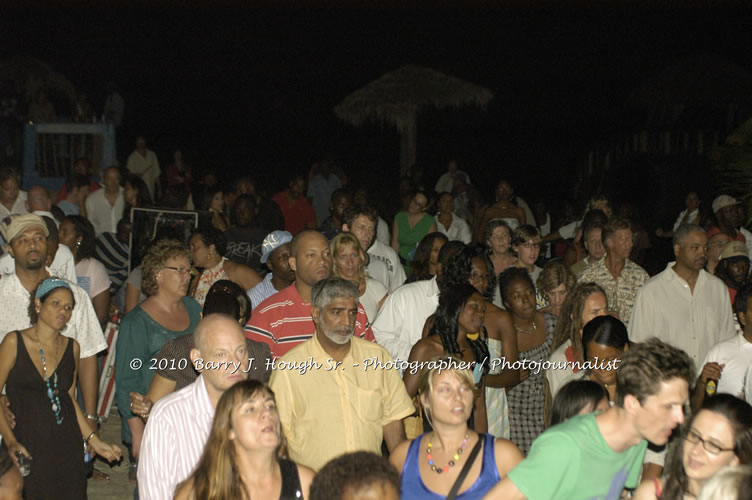 Marcia Griffiths & Edge Michael - Live In Concert - One Love Reggae Concert Series 09/10 @ Negril Escape Resort and Spa, December 29, 2009, One Love Drive, West End, Negril, Westmoreland, Jamaica W.I. - Photographs by Net2Market.com - Barry J. Hough Sr, Photographer/Photojournalist - Negril Travel Guide, Negril Jamaica WI - http://www.negriltravelguide.com - info@negriltravelguide.com...!