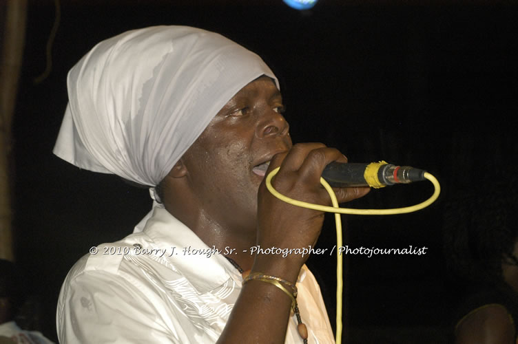 Richie Spice - Live In Concert - One Love Reggae Concert Series 09/10 @ Negril Escape Resort and Spa, January 19, 2010, One Love Drive, West End, Negril, Westmoreland, Jamaica W.I. - Photographs by Net2Market.com - Barry J. Hough Sr, Photographer/Photojournalist - Negril Travel Guide, Negril Jamaica WI - http://www.negriltravelguide.com - info@negriltravelguide.com...!