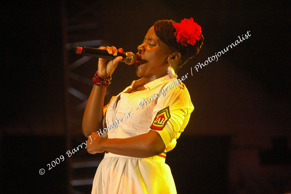 Etana @ Reggae Sumfest 2009 - International Night 2 - Reggae Sumfest 2009,Catherine Hall, Montego Bay, St. James, Jamaica W.I. - Saturday, July 25, 2009 - Reggae Sumfest 2009, July 19 - 25, 2009 - Photographs by Net2Market.com - Barry J. Hough Sr. Photojournalist/Photograper - Photographs taken with a Nikon D70, D100, or D300 - Negril Travel Guide, Negril Jamaica WI - http://www.negriltravelguide.com - info@negriltravelguide.com...!