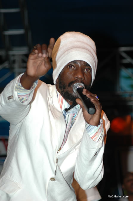 Sizzla - Spring Break 2005 -  6th Anniversary - All Day - All Night - Photo Gallery - Sunday, March 13th - Long Bay Beach, Negril Jamaica - Negril Travel Guide, Negril Jamaica WI - http://www.negriltravelguide.com - info@negriltravelguide.com...!