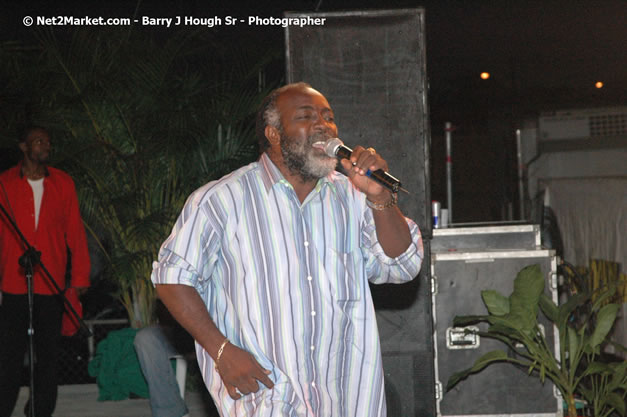 Freddie McGregor @ Western Consciousness 2007 - Presented by King of Kings Productons - Saturday, April 28, 2007 - Llandilo Cultural Centre, Savanna-La-Mar, Westmoreland, Jamaica W.I. - Negril Travel Guide, Negril Jamaica WI - http://www.negriltravelguide.com - info@negriltravelguide.com...!