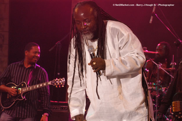 Freddy McGregor @ The Aqueduct on Rose Hall - Friday, January 26, 2007 - 10th Anniversary - Air Jamaica Jazz & Blues Festival 2007 - The Art of Music - Tuesday, January 23 - Saturday, January 27, 2007, The Aqueduct on Rose Hall, Montego Bay, Jamaica - Negril Travel Guide, Negril Jamaica WI - http://www.negriltravelguide.com - info@negriltravelguide.com...!