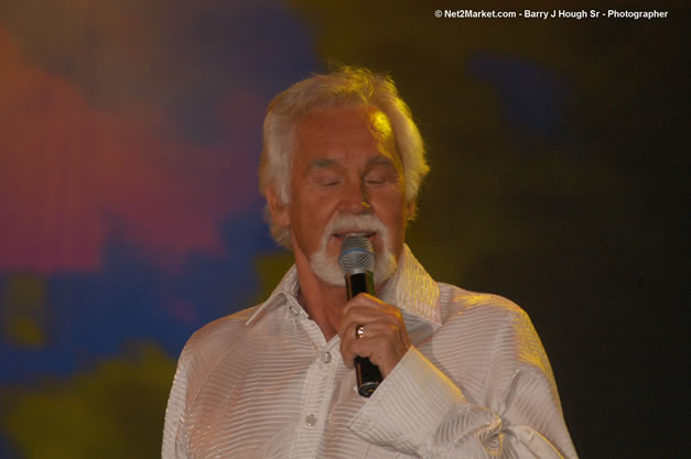 Kenny Rogers @ The Aqueduct on Rose Hall - Friday, January 26, 2007 - 10th Anniversary - Air Jamaica Jazz & Blues Festival 2007 - The Art of Music - Tuesday, January 23 - Saturday, January 27, 2007, The Aqueduct on Rose Hall, Montego Bay, Jamaica - Negril Travel Guide, Negril Jamaica WI - http://www.negriltravelguide.com - info@negriltravelguide.com...!