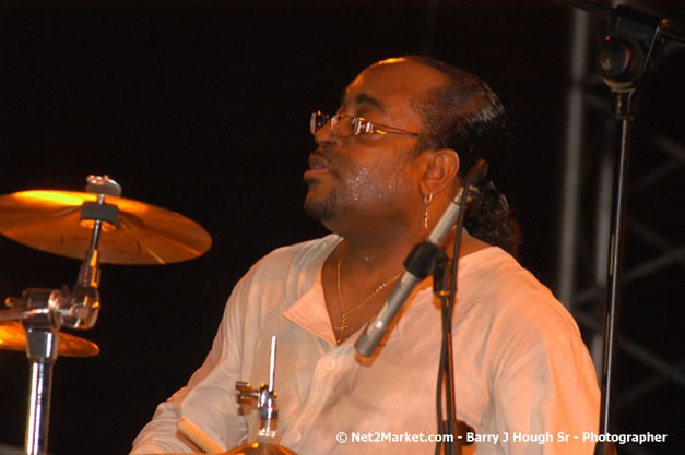 Pieces of a Dream - Air Jamaica Jazz & Blues Festival 2007 - The Art of Music -  Thursday, January 25th - 10th Anniversary - Air Jamaica Jazz & Blues Festival 2007 - The Art of Music - Tuesday, January 23 - Saturday, January 27, 2007, The Aqueduct on Rose Hall, Montego Bay, Jamaica - Negril Travel Guide, Negril Jamaica WI - http://www.negriltravelguide.com - info@negriltravelguide.com...!