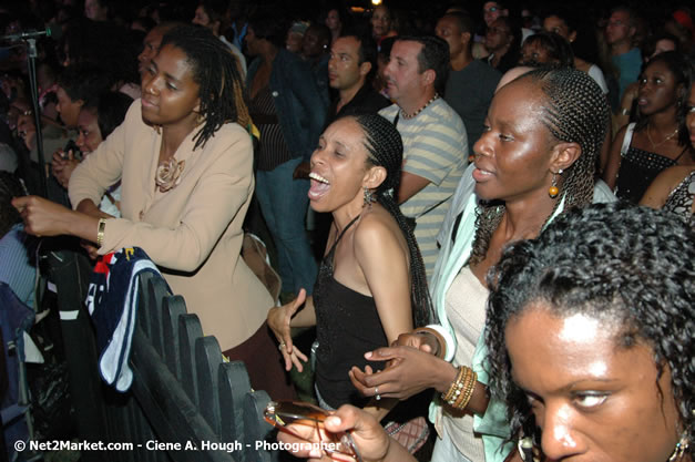 Venue & Audience - Air Jamaica Jazz & Blues Festival 2007 - The Art of Music -  Thursday, January 25th - 10th Anniversary - Air Jamaica Jazz & Blues Festival 2007 - The Art of Music - Tuesday, January 23 - Saturday, January 27, 2007, The Aqueduct on Rose Hall, Montego Bay, Jamaica - Negril Travel Guide, Negril Jamaica WI - http://www.negriltravelguide.com - info@negriltravelguide.com...!