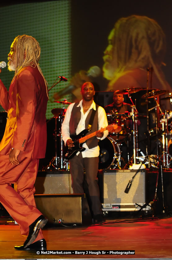 Billy Ocean at the Air Jamaica Jazz and Blues Festival 2008 The Art of Music - Saturday, January 26, 2008 - Air Jamaica Jazz & Blues 2008 The Art of Music venue at the Aqaueduct on Rose Hall Resort & Counrty Club, Montego Bay, St. James, Jamaica W.I. - Thursday, January 24 - Saturday, January 26, 2008 - Photographs by Net2Market.com - Claudine Housen & Barry J. Hough Sr, Photographers - Negril Travel Guide, Negril Jamaica WI - http://www.negriltravelguide.com - info@negriltravelguide.com...!