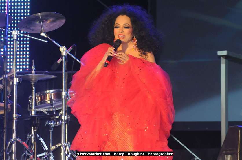 Diana Ross at the Air Jamaica Jazz and Blues Festival 2008 The Art of Music - Saturday, January 26, 2008 - Air Jamaica Jazz & Blues 2008 The Art of Music venue at the Aqaueduct on Rose Hall Resort & Counrty Club, Montego Bay, St. James, Jamaica W.I. - Thursday, January 24 - Saturday, January 26, 2008 - Photographs by Net2Market.com - Claudine Housen & Barry J. Hough Sr, Photographers - Negril Travel Guide, Negril Jamaica WI - http://www.negriltravelguide.com - info@negriltravelguide.com...!