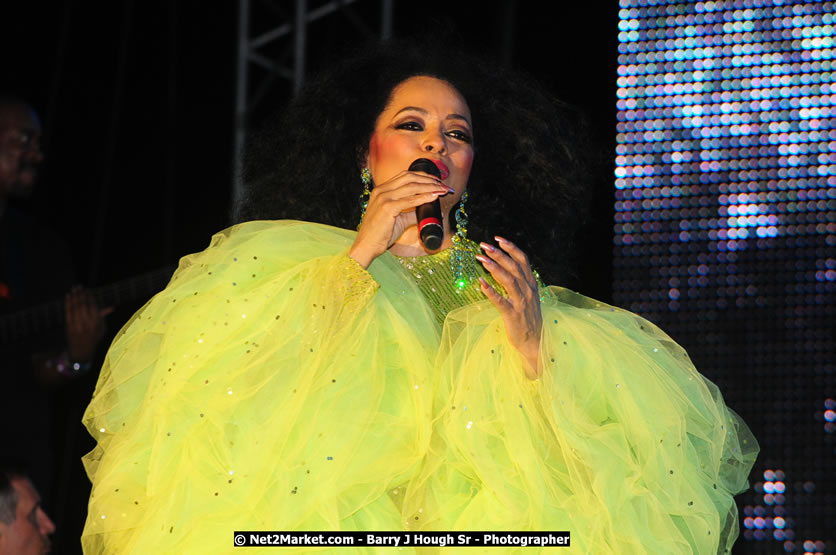 Diana Ross at the Air Jamaica Jazz and Blues Festival 2008 The Art of Music - Saturday, January 26, 2008 - Air Jamaica Jazz & Blues 2008 The Art of Music venue at the Aqaueduct on Rose Hall Resort & Counrty Club, Montego Bay, St. James, Jamaica W.I. - Thursday, January 24 - Saturday, January 26, 2008 - Photographs by Net2Market.com - Claudine Housen & Barry J. Hough Sr, Photographers - Negril Travel Guide, Negril Jamaica WI - http://www.negriltravelguide.com - info@negriltravelguide.com...!