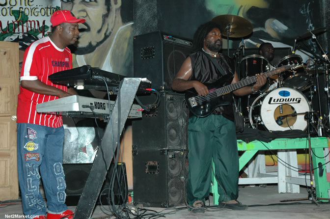 The Messenger, Reggae Super Star - Luciano - Gregory Isaacs - Bobby Dread - Swallow - backed by the Indika Band - Boubon Beach Restaurant, Beach Bar & Oceanfront Accommodations - Negril Travel Guide, Negril Jamaica WI - http://www.negriltravelguide.com - info@negriltravelguide.com...!