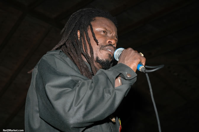 The Messenger, Reggae Super Star - Luciano - Gregory Isaacs - Bobby Dread - Swallow - backed by the Indika Band - Boubon Beach Restaurant, Beach Bar & Oceanfront Accommodations - Negril Travel Guide, Negril Jamaica WI - http://www.negriltravelguide.com - info@negriltravelguide.com...!