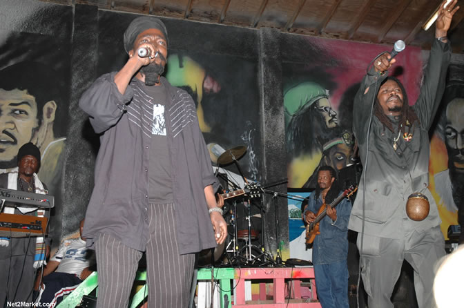 The Messenger, Reggae Super Star - Luciano - Gregory Isaacs - Bobby Dread - Swallow - backed by the Indika Band - Boubon Beach Restaurant, Beach Bar & Oceanfront Accommodations - Negril Travel Guide, Negril Jamaica WI - http://www.negriltravelguide.com - info@negriltravelguide.com...!