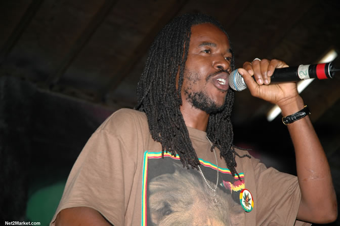 The Messenger, Reggae Super Star - Luciano - Gregory Isaacs - Bobby Dread - Swallow - backed by the Indika Band - Boubon Beach Restaurant, Beach Bar & Oceanfront Accommodations - Negril Travel Guide, Negril Jamaica WI - http://www.negriltravelguide.com - info@negriltravelguide.com...!