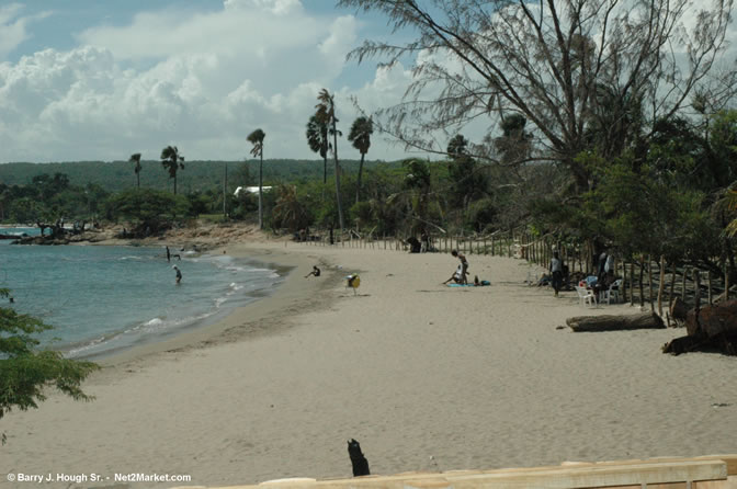 A Photo Story of Calabash 2005 - 5th Anniversary - @ Jakes, Treasure Beach - May 27th to 29th, 2005 - Negril Travel Guide, Negril Jamaica WI - http://www.negriltravelguide.com - info@negriltravelguide.com...!