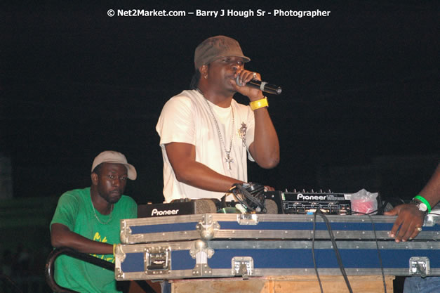 Cross De Harbour @ Lucea Car Park presented by Linkz Entertainment in association with Lucea Chamber of Commerce - Featuring Freddy Mc Gregor, Iley Dread, Mr. Vegas, Lt. Elmo, Champagne, Merital, CC, Brillant, TQ, Mad Dog, Chumps - Lucea, Hanover, Jamaica - Negril Travel Guide.com, Negril Jamaica WI - http://www.negriltravelguide.com - info@negriltravelguide.com...!