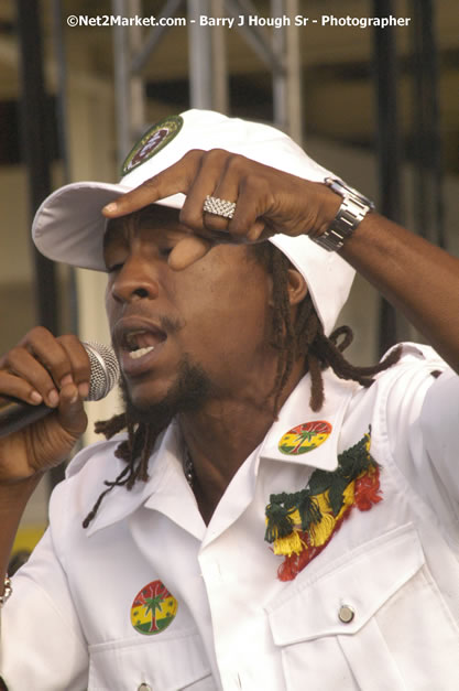 Jah Cure - Cure Fest 2007 - Longing For Concert at Trelawny Multi Purpose Stadium, Trelawny, Jamaica - Sunday, October 14, 2007 - Cure Fest 2007 October 12th-14th, 2007 Presented by Danger Promotions, Iyah Cure Promotions, and Brass Gate Promotions - Alison Young, Publicist - Photographs by Net2Market.com - Barry J. Hough Sr, Photographer - Negril Travel Guide, Negril Jamaica WI - http://www.negriltravelguide.com - info@negriltravelguide.com...!