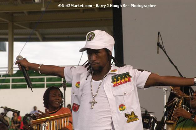 Jah Cure - Cure Fest 2007 - Longing For Concert at Trelawny Multi Purpose Stadium, Trelawny, Jamaica - Sunday, October 14, 2007 - Cure Fest 2007 October 12th-14th, 2007 Presented by Danger Promotions, Iyah Cure Promotions, and Brass Gate Promotions - Alison Young, Publicist - Photographs by Net2Market.com - Barry J. Hough Sr, Photographer - Negril Travel Guide, Negril Jamaica WI - http://www.negriltravelguide.com - info@negriltravelguide.com...!