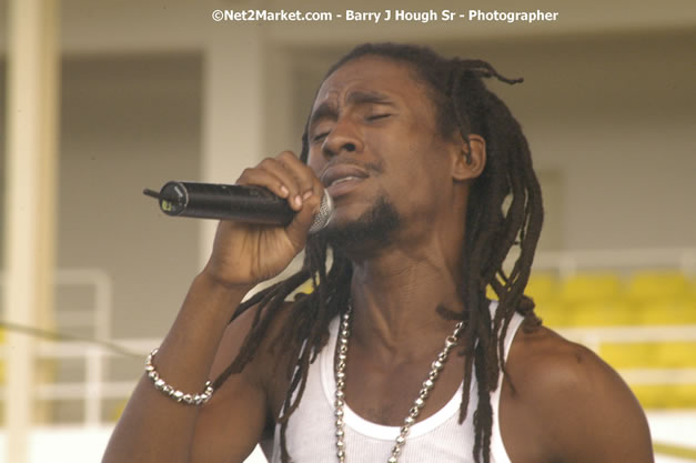 Jah Cure - Cure Fest 2007 - Longing For Concert at Trelawny Multi Purpose Stadium, Trelawny, Jamaica - Sunday, October 14, 2007 - Cure Fest 2007 October 12th-14th, 2007 Presented by Danger Promotions, Iyah Cure Promotions, and Brass Gate Promotions - Alison Young, Publicist - Photographs by Net2Market.com - Barry J. Hough Sr, Photographer - Negril Travel Guide, Negril Jamaica WI - http://www.negriltravelguide.com - info@negriltravelguide.com...!