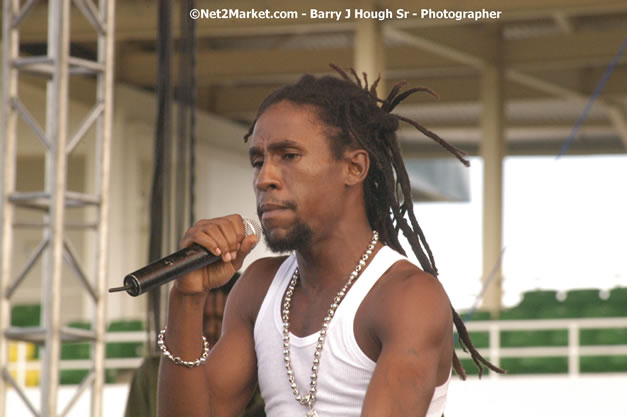 Jah Cure - Cure Fest 2007 - Longing For Concert at Trelawny Multi Purpose Stadium, Trelawny, Jamaica - Sunday, October 14, 2007 - Cure Fest 2007 October 12th-14th, 2007 Presented by Danger Promotions, Iyah Cure Promotions, and Brass Gate Promotions - Alison Young, Publicist - Photographs by Net2Market.com - Barry J. Hough Sr, Photographer - Negril Travel Guide, Negril Jamaica WI - http://www.negriltravelguide.com - info@negriltravelguide.com...!