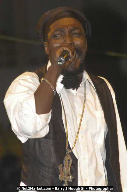 Junior Reid - Cure Fest 2007 - Longing For Concert at Trelawny Multi Purpose Stadium, Trelawny, Jamaica - Sunday, October 14, 2007 - Cure Fest 2007 October 12th-14th, 2007 Presented by Danger Promotions, Iyah Cure Promotions, and Brass Gate Promotions - Alison Young, Publicist - Photographs by Net2Market.com - Barry J. Hough Sr, Photographer - Negril Travel Guide, Negril Jamaica WI - http://www.negriltravelguide.com - info@negriltravelguide.com...!