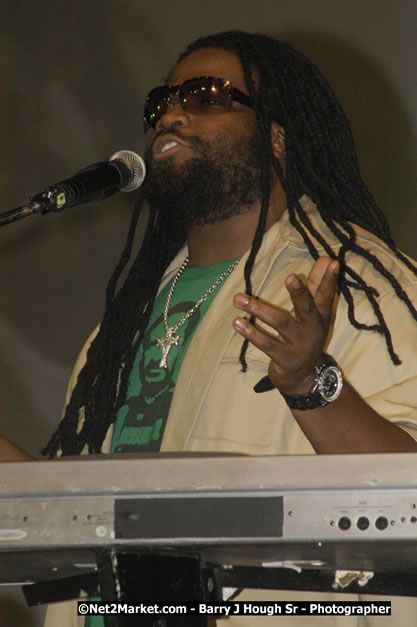 Morgan Heritage - Cure Fest 2007 - Longing For Concert at Trelawny Multi Purpose Stadium, Trelawny, Jamaica - Sunday, October 14, 2007 - Cure Fest 2007 October 12th-14th, 2007 Presented by Danger Promotions, Iyah Cure Promotions, and Brass Gate Promotions - Alison Young, Publicist - Photographs by Net2Market.com - Barry J. Hough Sr, Photographer - Negril Travel Guide, Negril Jamaica WI - http://www.negriltravelguide.com - info@negriltravelguide.com...!