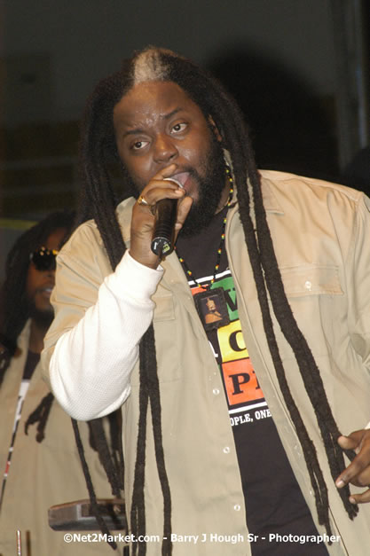 Morgan Heritage - Cure Fest 2007 - Longing For Concert at Trelawny Multi Purpose Stadium, Trelawny, Jamaica - Sunday, October 14, 2007 - Cure Fest 2007 October 12th-14th, 2007 Presented by Danger Promotions, Iyah Cure Promotions, and Brass Gate Promotions - Alison Young, Publicist - Photographs by Net2Market.com - Barry J. Hough Sr, Photographer - Negril Travel Guide, Negril Jamaica WI - http://www.negriltravelguide.com - info@negriltravelguide.com...!