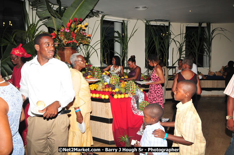 Bird of Paradise Awards & Gala @ Grand Palladium Resort & Spa [Fiesta] - Saturday, August 9, 2008 - Guest Honouree The Most Honourable P.J. Patterson ON, PC, QC - Hanover Homecoming Foundation LTD Jamaica - Wherever you roam ... Hanover bids you ... come HOME - Sunday, August 3 to Saturday, August 9, 2008 - Hanover Jamaica - Photographs by Net2Market.com - Barry J. Hough Sr. Photojournalist/Photograper - Photographs taken with a Nikon D300 - Negril Travel Guide, Negril Jamaica WI - http://www.negriltravelguide.com - info@negriltravelguide.com...!