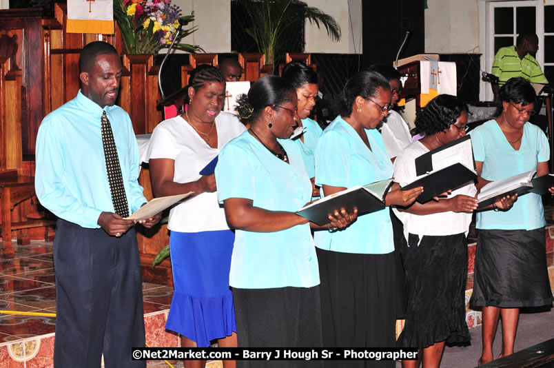 Lucea United Church - Unitied Church in Jamaica and Cayman Islands - Worship Service & Celebration of the Sacrament of Holy Communion - Special Guests: Hanover Homecoming Foundation & His excellency The Most Honourable Professor Sir Kenneth Hall Governor General of Jamaica - Sunday, August 3, 2008 - Hanover Homecoming Foundation LTD Jamaica - Wherever you roam ... Hanover bids you ... come HOME - Sunday, August 3 to Saturday, August 9, 2008 - Hanover Jamaica - Photographs by Net2Market.com - Barry J. Hough Sr. Photojournalist/Photograper - Photographs taken with a Nikon D300 - Negril Travel Guide, Negril Jamaica WI - http://www.negriltravelguide.com - info@negriltravelguide.com...!