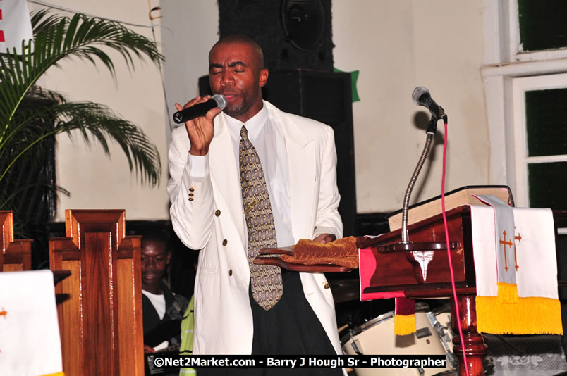 Lucea United Church - Unitied Church in Jamaica and Cayman Islands - Worship Service & Celebration of the Sacrament of Holy Communion - Special Guests: Hanover Homecoming Foundation & His excellency The Most Honourable Professor Sir Kenneth Hall Governor General of Jamaica - Sunday, August 3, 2008 - Hanover Homecoming Foundation LTD Jamaica - Wherever you roam ... Hanover bids you ... come HOME - Sunday, August 3 to Saturday, August 9, 2008 - Hanover Jamaica - Photographs by Net2Market.com - Barry J. Hough Sr. Photojournalist/Photograper - Photographs taken with a Nikon D300 - Negril Travel Guide, Negril Jamaica WI - http://www.negriltravelguide.com - info@negriltravelguide.com...!