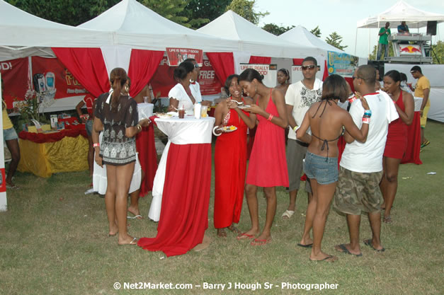 Hybrid Go Ultra - Independence Negril 2K7 - A Barefoot Beach Party @ The Hybrid Beach Cove aka Half Moon Beach Club, Sunday, August 5, 2007, Half Moon Beach, Hanover Parish, Jamaica - Negril Travel Guide.com, Negril Jamaica WI - http://www.negriltravelguide.com - info@negriltravelguide.com...!