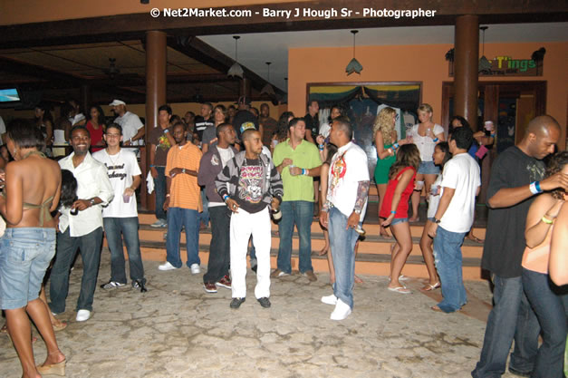 Hybrid Go Ultra - Glamous Life @ Rick's Cafe, Negri, West End - South Beach's most talked about exclusive event for the mature and beautiful - Friday, August 3, 2007, Rick's Cafe, West End, Negril, Westmoreland, Jamaica - Negril Travel Guide.com, Negril Jamaica WI - http://www.negriltravelguide.com - info@negriltravelguide.com...!