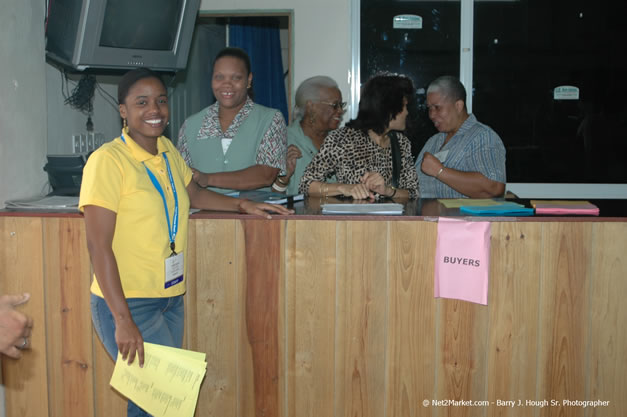 JAPEX 2006 Exibition @ Home Solutions, Negril - Tuesday, April 25, 2006 - Negril - JAPEX 2006 Negril Photos - Negril Travel Guide, Negril Jamaica WI - http://www.negriltravelguide.com - info@negriltravelguide.com...!