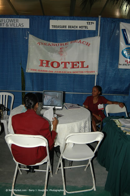 JAPEX 2006 Exibition @ Home Solutions, Negril - Tuesday, April 25, 2006 - Negril - JAPEX 2006 Negril Photos - Negril Travel Guide, Negril Jamaica WI - http://www.negriltravelguide.com - info@negriltravelguide.com...!