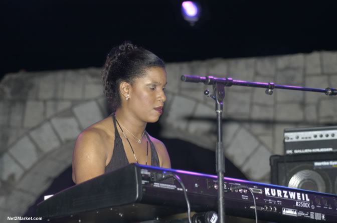 Performances - Air Jamaica Jazz & Blues 2005 - The Art Of Music - Cinnamon Hill Golf Course, Rose Hall, Montego Bay - Negril Travel Guide, Negril Jamaica WI - http://www.negriltravelguide.com - info@negriltravelguide.com...!