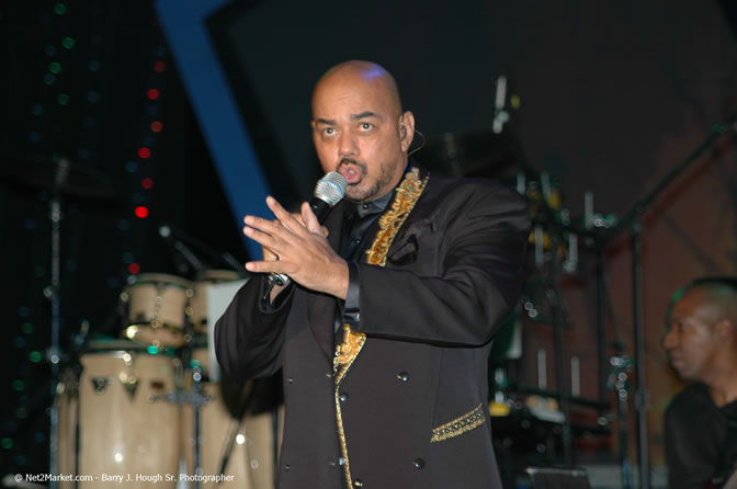 James Ingram - Air Jamaica Jazz & Blues Festival 2006 - The Art of Music - Cinnamon Hill Golf Club - Rosehall Resort & Country Club, Montego Bay, Jamaica W.I. - Thursday, Saturday 28, 2006 - Negril Travel Guide, Negril Jamaica WI - http://www.negriltravelguide.com - info@negriltravelguide.com...!