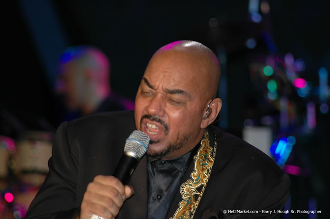 James Ingram - Air Jamaica Jazz & Blues Festival 2006 - The Art of Music - Cinnamon Hill Golf Club - Rosehall Resort & Country Club, Montego Bay, Jamaica W.I. - Thursday, Saturday 28, 2006 - Negril Travel Guide, Negril Jamaica WI - http://www.negriltravelguide.com - info@negriltravelguide.com...!