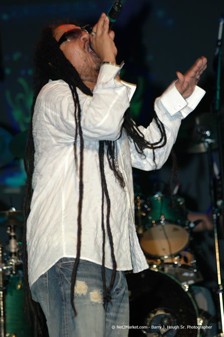 Maxi Priest - Air Jamaica Jazz & Blues Festival 2006 - The Art of Music - Cinnamon Hill Golf Club - Rosehall Resort & Country Club, Montego Bay, Jamaica W.I. - Thursday, Saturday 28, 2006 - Negril Travel Guide, Negril Jamaica WI - http://www.negriltravelguide.com - info@negriltravelguide.com...!