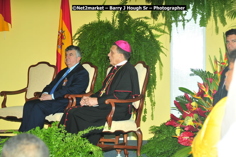 The Unveiling Of The Commemorative Plaque By The Honourable Prime Minister, Orette Bruce Golding, MP, And Their Majesties, King Juan Carlos I And Queen Sofia Of Spain - On Wednesday, February 18, 2009, Marking The Completion Of The Expansion Of Sangster International Airport, Venue at Sangster International Airport, Montego Bay, St James, Jamaica - Wednesday, February 18, 2009 - Photographs by Net2Market.com - Barry J. Hough Sr, Photographer/Photojournalist - Negril Travel Guide, Negril Jamaica WI - http://www.negriltravelguide.com - info@negriltravelguide.com...!