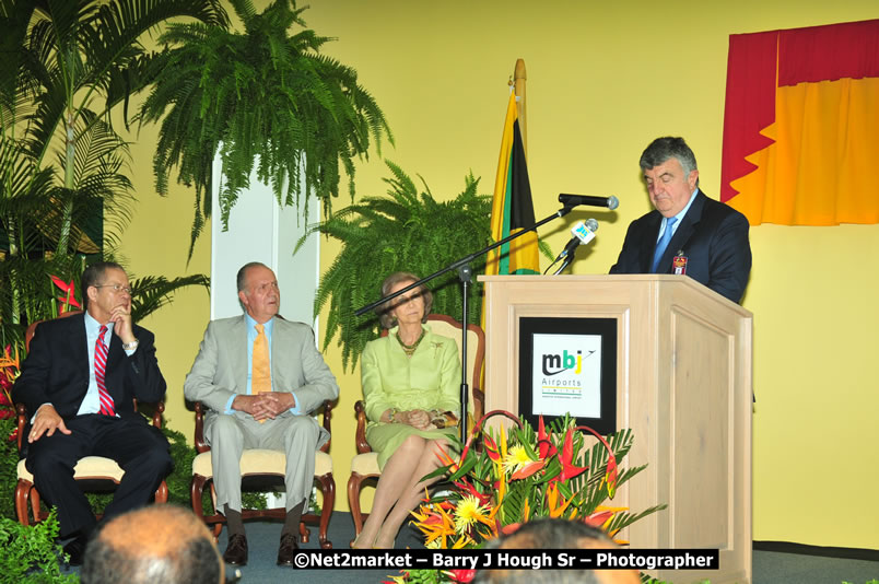 The Unveiling Of The Commemorative Plaque By The Honourable Prime Minister, Orette Bruce Golding, MP, And Their Majesties, King Juan Carlos I And Queen Sofia Of Spain - On Wednesday, February 18, 2009, Marking The Completion Of The Expansion Of Sangster International Airport, Venue at Sangster International Airport, Montego Bay, St James, Jamaica - Wednesday, February 18, 2009 - Photographs by Net2Market.com - Barry J. Hough Sr, Photographer/Photojournalist - Negril Travel Guide, Negril Jamaica WI - http://www.negriltravelguide.com - info@negriltravelguide.com...!