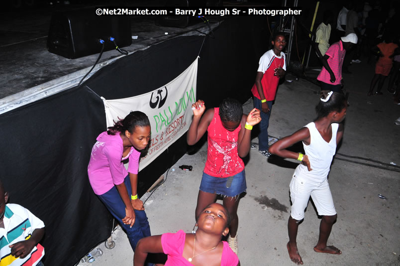 Lucea Cross the Harbour @ Lucea Car Park - All Day Event - Cross the Harbour Swim, Boat Rides, and Entertainment for the Family - Concert Featuring: Bushman, George Nooksl, Little Hero, Bushi One String, Dog Rice and many local Artists - Friday, August 1, 2008 - Lucea, Hanover Jamaica - Photographs by Net2Market.com - Barry J. Hough Sr. Photojournalist/Photograper - Photographs taken with a Nikon D300 - Negril Travel Guide, Negril Jamaica WI - http://www.negriltravelguide.com - info@negriltravelguide.com...!