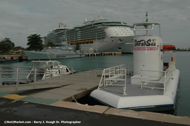 MS Freedom Of The Seas [Royal Caribbean International's - Newest Vessel] Plaques &amp; Keys Ceremony in order to commemorate its first arrival at the Port Montego Bay Photos - Negril Travel Guide, Negril Jamaica WI - http://www.negriltravelguide.com - info@negriltravelguide.com...!