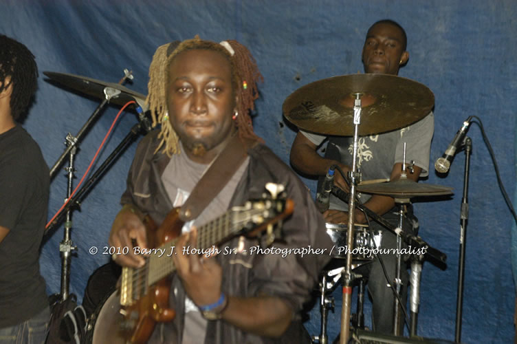 Etana - Live In Concert - One Love Reggae Concert Series 09/10 @ Negril Escape Resort and Spa, December 22, 2009, One Love Drive, West End, Negril, Westmoreland, Jamaica W.I. - Photographs by Net2Market.com - Barry J. Hough Sr, Photographer/Photojournalist - Negril Travel Guide, Negril Jamaica WI - http://www.negriltravelguide.com - info@negriltravelguide.com...!