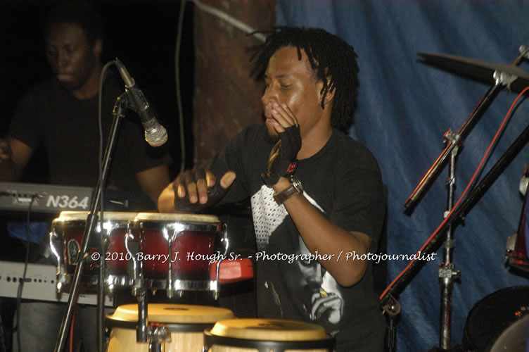 Etana - Live In Concert - One Love Reggae Concert Series 09/10 @ Negril Escape Resort and Spa, December 22, 2009, One Love Drive, West End, Negril, Westmoreland, Jamaica W.I. - Photographs by Net2Market.com - Barry J. Hough Sr, Photographer/Photojournalist - Negril Travel Guide, Negril Jamaica WI - http://www.negriltravelguide.com - info@negriltravelguide.com...!