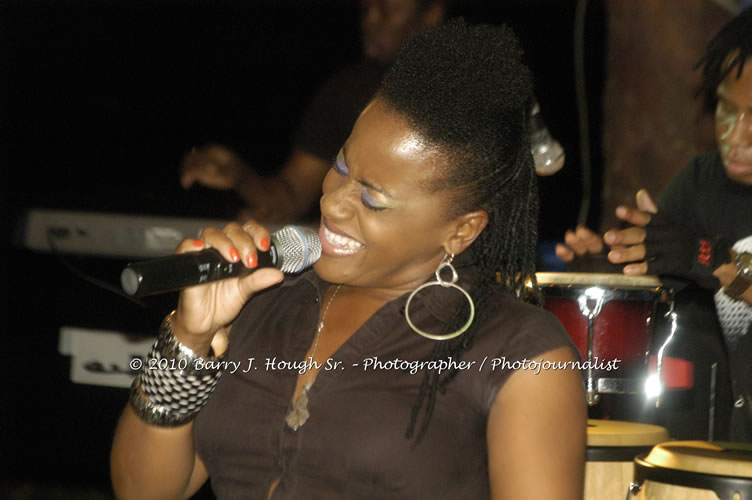 Etana - Live In Concert - One Love Reggae Concert Series 09/10 @ Negril Escape Resort and Spa, December 22, 2009, One Love Drive, West End, Negril, Westmoreland, Jamaica W.I. - Photographs by Net2Market.com - Barry J. Hough Sr, Photographer/Photojournalist - Negril Travel Guide, Negril Jamaica WI - http://www.negriltravelguide.com - info@negriltravelguide.com...!