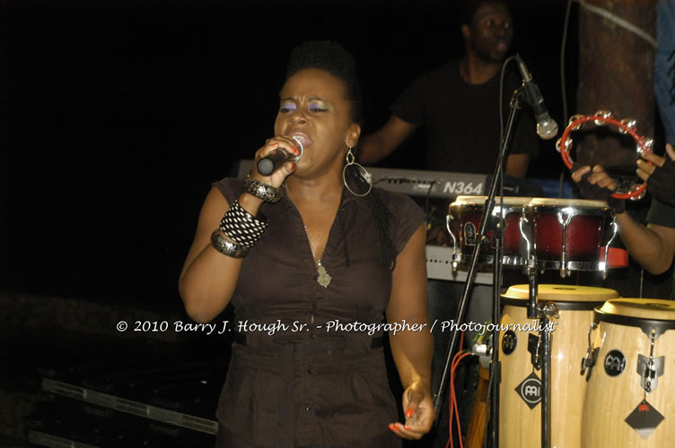 Etana - Live In Concert - One Love Reggae Concert Series 09/10 @ Negril Escape Resort and Spa, December 22, 2009, One Love Drive, West End, Negril, Westmoreland, Jamaica W.I. - Photographs by Net2Market.com - Barry J. Hough Sr, Photographer/Photojournalist - Negril Travel Guide, Negril Jamaica WI - http://www.negriltravelguide.com - info@negriltravelguide.com...!