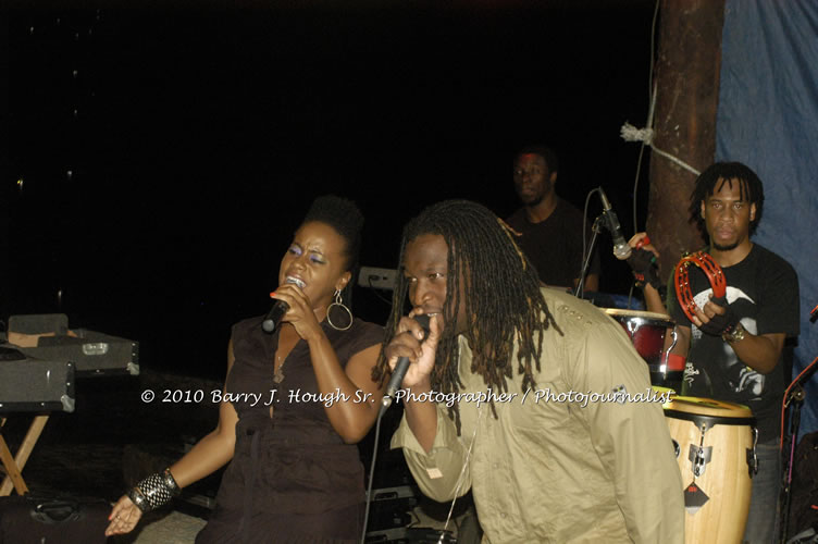 Etana - Live In Concert - One Love Reggae Concert Series 09/10 @ Negril Escape Resort and Spa, December 22, 2009, One Love Drive, West End, Negril, Westmoreland, Jamaica W.I. - Photographs by Net2Market.com - Barry J. Hough Sr, Photographer/Photojournalist - Negril Travel Guide, Negril Jamaica WI - http://www.negriltravelguide.com - info@negriltravelguide.com...!