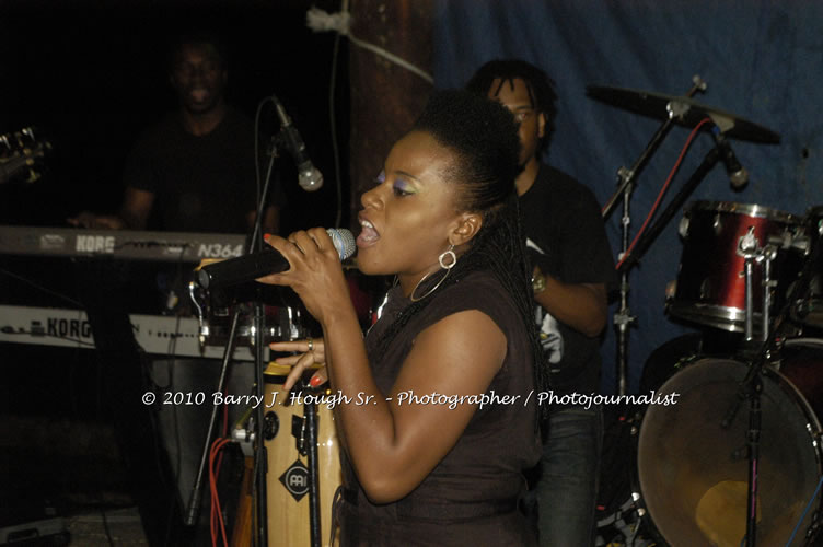 Etana - Live In Concert - One Love Reggae Concert Series 09/10 @ Negril Escape Resort and Spa, December 22, 2009, One Love Drive, West End, Negril, Westmoreland, Jamaica W.I. - Photographs by Net2Market.com - Barry J. Hough Sr, Photographer/Photojournalist - Negril Travel Guide, Negril Jamaica WI - http://www.negriltravelguide.com - info@negriltravelguide.com...!